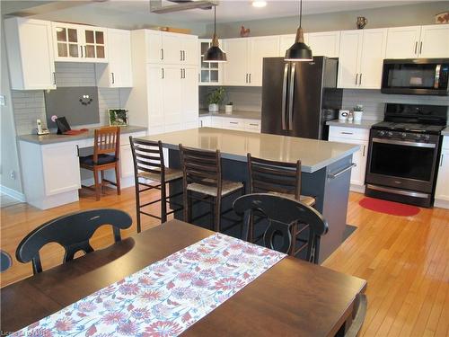 36 Honey Locust Circle, Thorold, ON - Indoor Photo Showing Kitchen