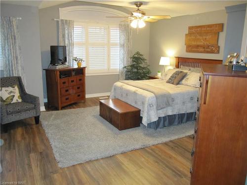 36 Honey Locust Circle, Thorold, ON - Indoor Photo Showing Bedroom