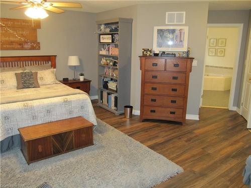 36 Honey Locust Circle, Thorold, ON - Indoor Photo Showing Bedroom