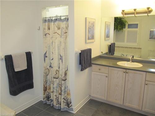 36 Honey Locust Circle, Thorold, ON - Indoor Photo Showing Bathroom