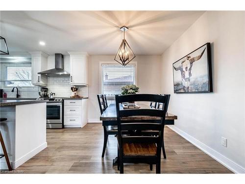 6921 Freeman Street, Niagara Falls, ON - Indoor Photo Showing Dining Room