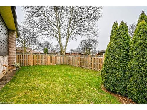 6921 Freeman Street, Niagara Falls, ON - Outdoor With Backyard