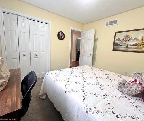 14 Saddler Street, Fonthill, ON - Indoor Photo Showing Bedroom