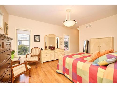 2 Seyval Place, Niagara-On-The-Lake, ON - Indoor Photo Showing Bedroom