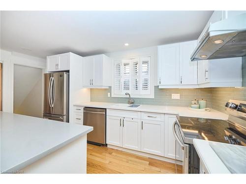 202 Anne Street, Niagara-On-The-Lake, ON - Indoor Photo Showing Kitchen