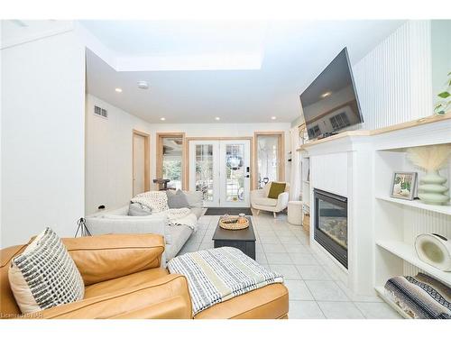 202 Anne Street, Niagara-On-The-Lake, ON - Indoor Photo Showing Living Room With Fireplace