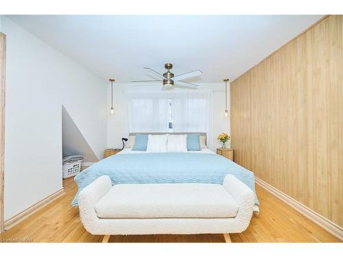 202 Anne Street, Niagara-On-The-Lake, ON - Indoor Photo Showing Bedroom