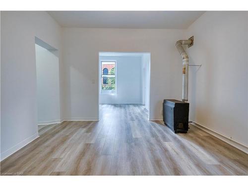 22 St. Paul Street, St. Catharines, ON - Indoor Photo Showing Other Room