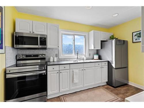 118 Westchester Avenue, St. Catharines, ON - Indoor Photo Showing Kitchen