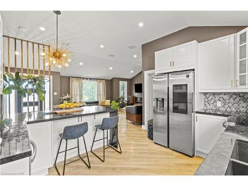 5 Dorothy Street, St. Catharines, ON - Indoor Photo Showing Kitchen With Upgraded Kitchen