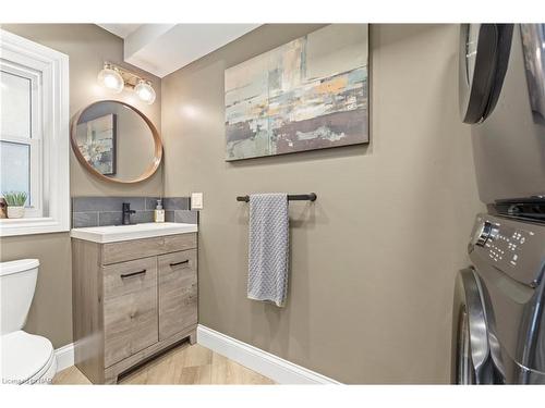 5 Dorothy Street, St. Catharines, ON - Indoor Photo Showing Bathroom