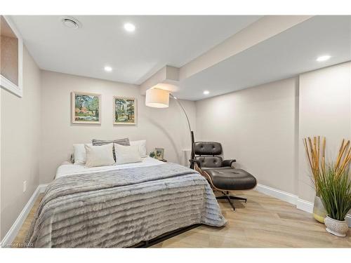 5 Dorothy Street, St. Catharines, ON - Indoor Photo Showing Bedroom