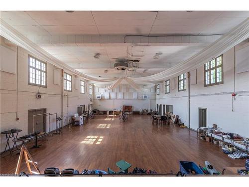 103 Maple Street, St. Catharines, ON - Indoor Photo Showing Other Room