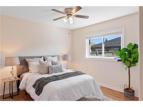 4 Avery Crescent, St. Catharines, ON - Indoor Photo Showing Bedroom