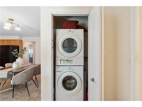 4 Avery Crescent, St. Catharines, ON - Indoor Photo Showing Laundry Room