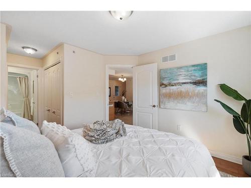 4 Avery Crescent, St. Catharines, ON - Indoor Photo Showing Bedroom