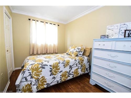 7710 Preakness Street, Niagara Falls, ON - Indoor Photo Showing Bedroom