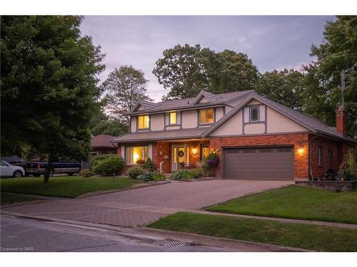 2550 Noella Crescent, Niagara Falls, ON - Outdoor With Facade