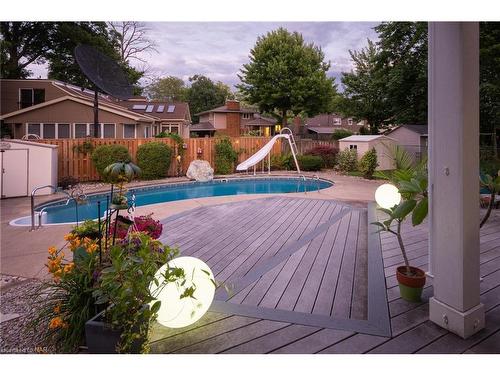 2550 Noella Crescent, Niagara Falls, ON - Outdoor With In Ground Pool With Deck Patio Veranda