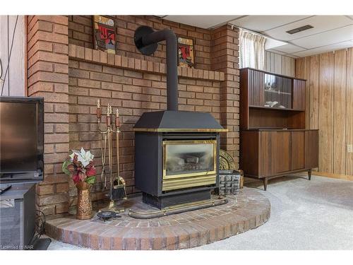 11 Brisbane Glen, St. Catharines, ON - Indoor With Fireplace