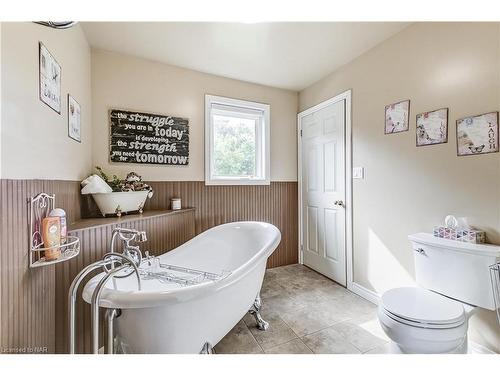 3476 White Road, Port Colborne, ON - Indoor Photo Showing Bathroom