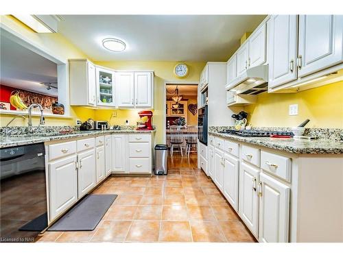 1 Lakewood Crescent, Port Colborne, ON - Indoor Photo Showing Kitchen