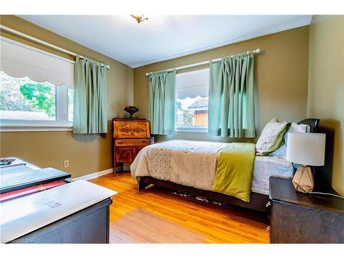 1 Lakewood Crescent, Port Colborne, ON - Indoor Photo Showing Bedroom