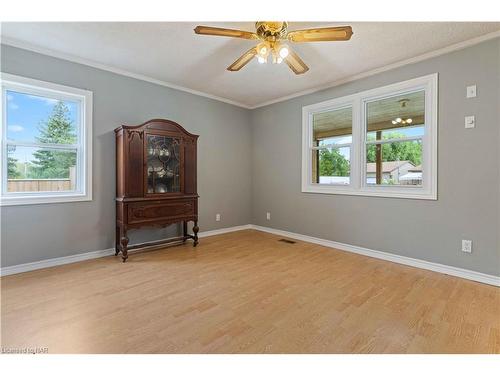 112 Clara Street, Thorold, ON - Indoor Photo Showing Other Room