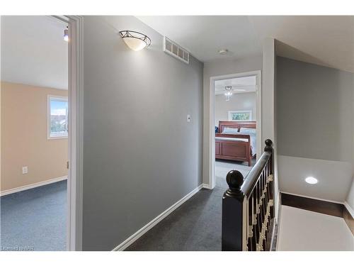 112 Clara Street, Thorold, ON - Indoor Photo Showing Other Room