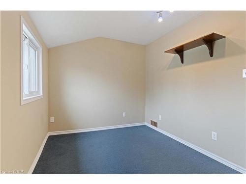 112 Clara Street, Thorold, ON - Indoor Photo Showing Other Room