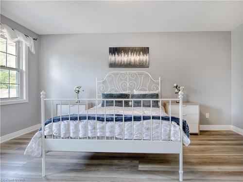 20 Chessington Street, St. Catharines, ON - Indoor Photo Showing Bedroom