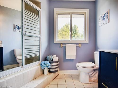 20 Chessington Street, St. Catharines, ON - Indoor Photo Showing Bathroom