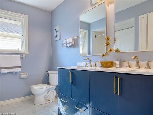 20 Chessington Street, St. Catharines, ON - Indoor Photo Showing Bathroom