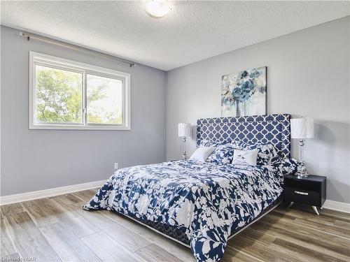 20 Chessington Street, St. Catharines, ON - Indoor Photo Showing Bedroom