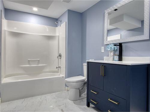 20 Chessington Street, St. Catharines, ON - Indoor Photo Showing Bathroom