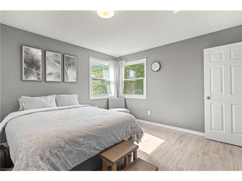 66 Elderwood Drive, St. Catharines, ON - Indoor Photo Showing Bedroom