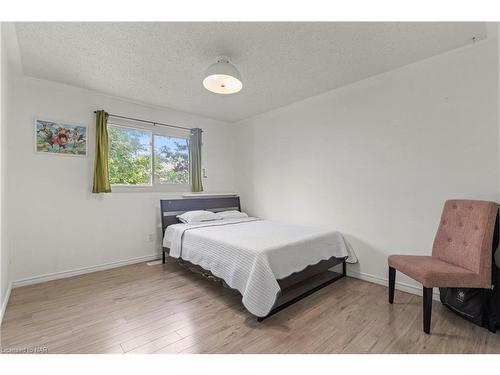 66 Elderwood Drive, St. Catharines, ON - Indoor Photo Showing Bedroom