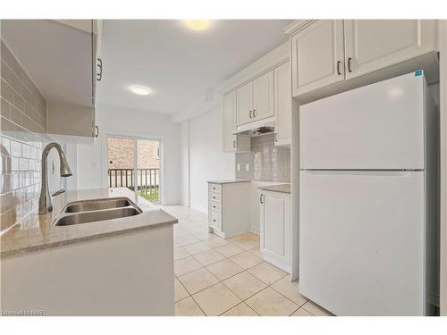 28 Bruton Street, Thorold, ON - Indoor Photo Showing Kitchen With Double Sink