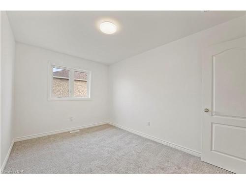 28 Bruton Street, Thorold, ON - Indoor Photo Showing Other Room