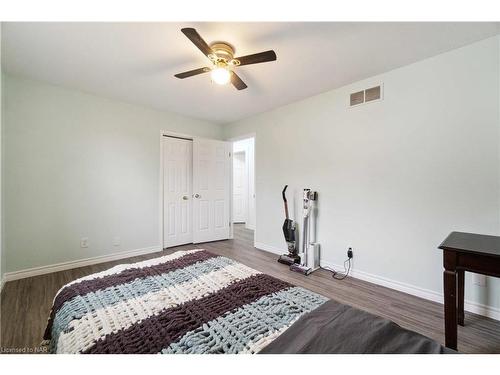 83 Gordon Avenue, Ridgeway, ON - Indoor Photo Showing Bedroom