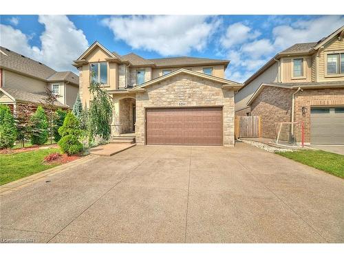 6254 Shapton Crescent, Niagara Falls, ON - Outdoor With Facade