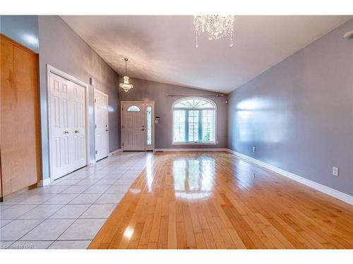 7005 Kelly Drive, Niagara Falls, ON - Indoor Photo Showing Other Room