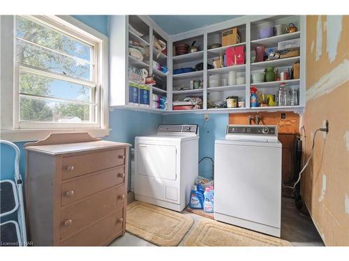 3855 Elm St Street, Ridgeway, ON - Indoor Photo Showing Laundry Room