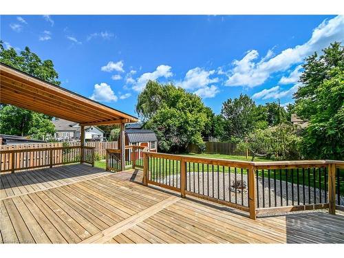 2540 Airline Street Street, Stevensville, ON - Outdoor With Deck Patio Veranda