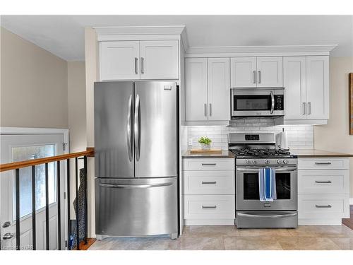 114 Marigold Street, Welland, ON - Indoor Photo Showing Kitchen With Stainless Steel Kitchen