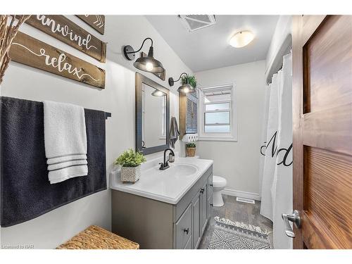 114 Marigold Street, Welland, ON - Indoor Photo Showing Bathroom