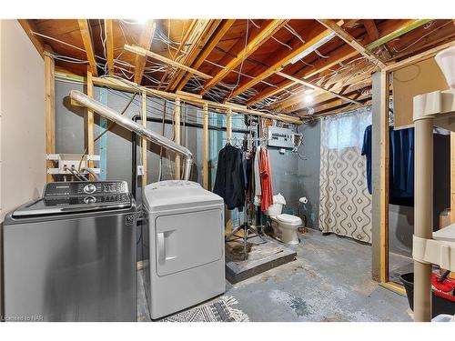 114 Marigold Street, Welland, ON - Indoor Photo Showing Laundry Room