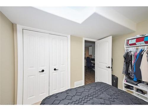 10 Bloomfield Avenue, St. Catharines, ON - Indoor Photo Showing Bathroom