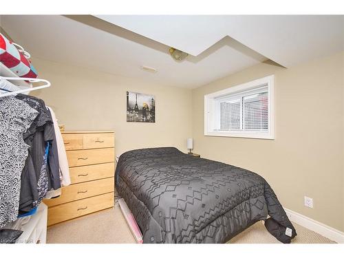 10 Bloomfield Avenue, St. Catharines, ON - Indoor Photo Showing Bedroom