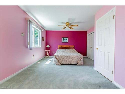 7724 Cortina Crescent, Niagara Falls, ON - Indoor Photo Showing Bedroom